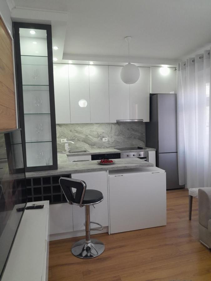 City Center Apartment Niko 04 Тирана Екстер'єр фото