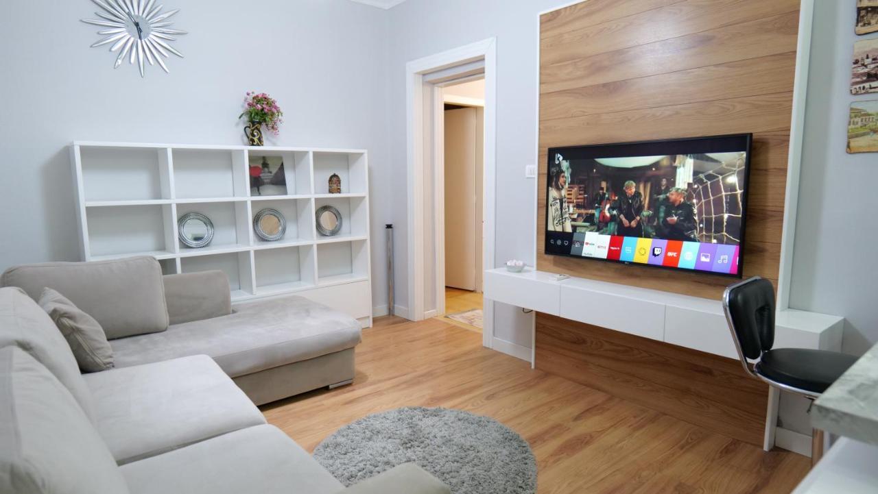 City Center Apartment Niko 04 Тирана Екстер'єр фото