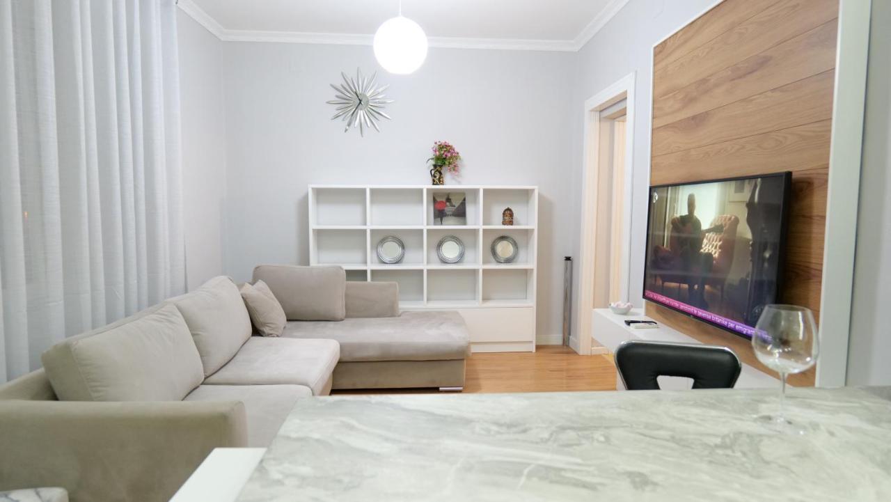 City Center Apartment Niko 04 Тирана Екстер'єр фото