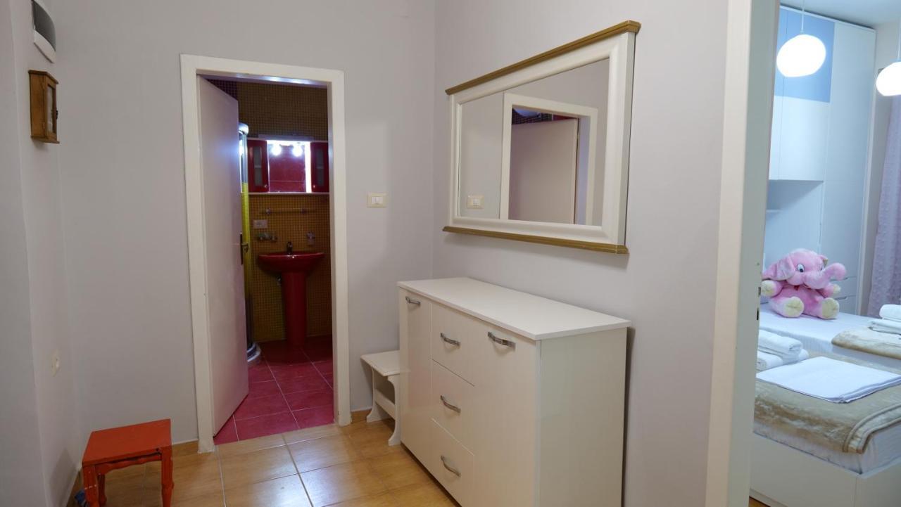 City Center Apartment Niko 04 Тирана Екстер'єр фото